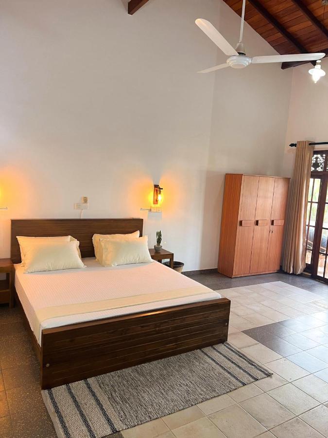 Hummus Hostel Hikkaduwa Eksteriør billede