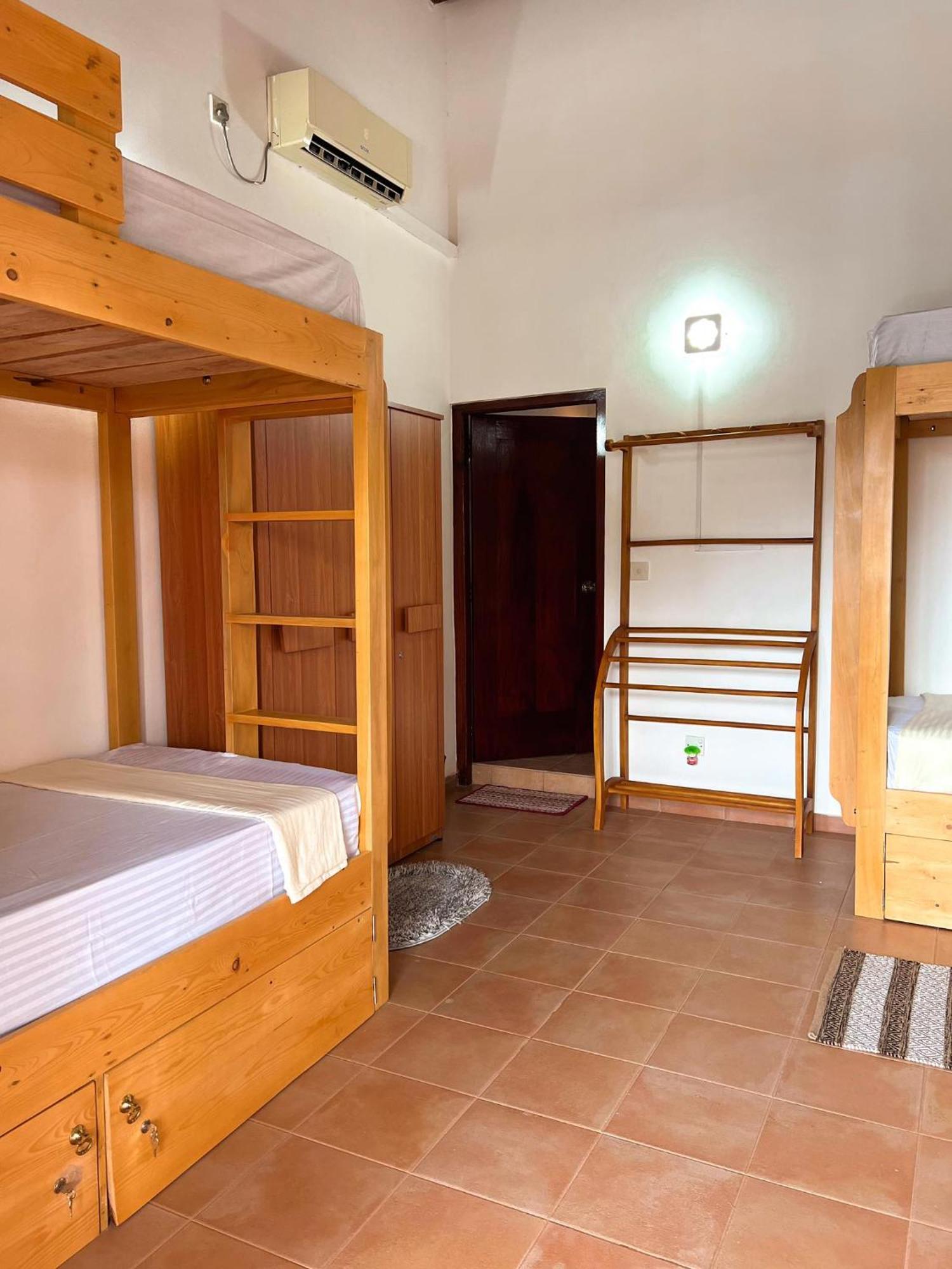 Hummus Hostel Hikkaduwa Eksteriør billede