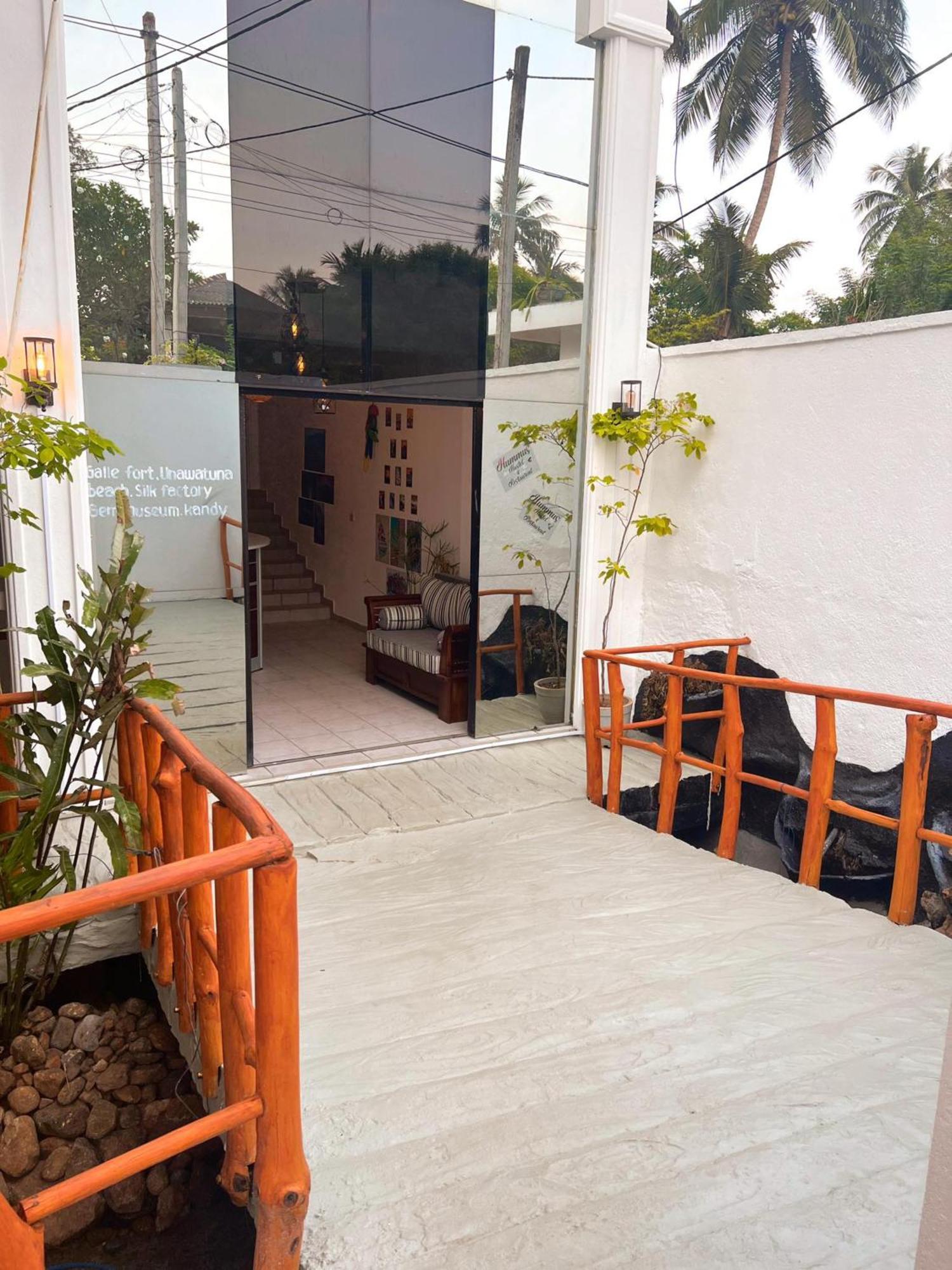 Hummus Hostel Hikkaduwa Eksteriør billede