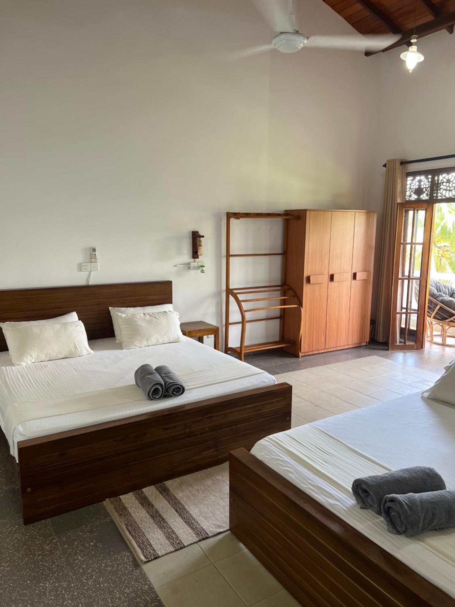 Hummus Hostel Hikkaduwa Eksteriør billede